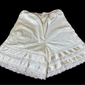 Vintage 1980s Velcrose High Waisted Nylon Lace Cream Panyhose Shorts Large